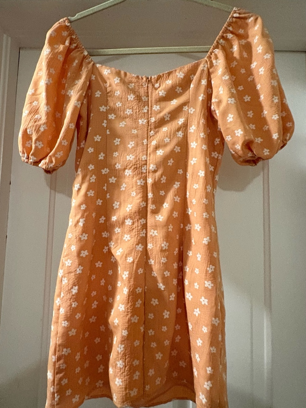Goodnight Macaroon Peach Floral Puff-Sleeve Mini Dress Size Small - Picture 2 of 5